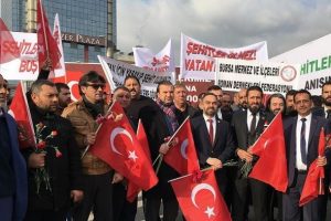 Roman vatandaşlardan Şehitler Tepesi'ne ziyaret