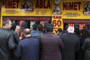 Yılbaşı piyango biletlerine yoğun ilgi