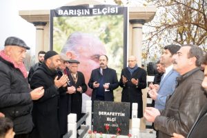 Şerafettin El&ccedil;i mezarı başında anıldı