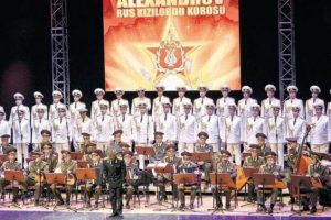Kızıl Ordu'nun sesi Karadeniz'e g&ouml;m&uuml;ld&uuml;