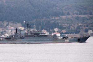 Rus savaş gemisi &Ccedil;anakkale Boğazı'ndan ge&ccedil;ti