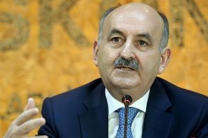 M&uuml;ezzinoğlu'ndan alkol zammı sorusuna cevap