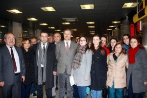 Bursalı hemşirelerden 'D&ouml;nerse Senindir' filmine bir tepki daha