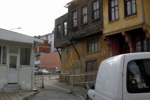 Bursa Mudanya'da metruk binalar tehlike sa&ccedil;ıyor