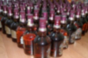 Bursa'da 90 bin liralık sigara ve alkol &ccedil;aldılar