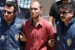 Atalay Filiz: Evet, bu fotoğraf gen&ccedil;liğime benziyor