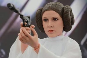 &Uuml;nl&uuml; oyuncu Carrie Fisher hayatını kaybetti!