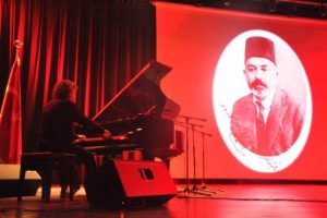 Piyanist Tuluyhan Uğurlu Zonguldak'ta konser verdi