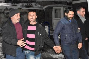Otomobil &ccedil;alıp, adam yaralama ve gasp olayına karışan 4 kişi yakalandı