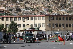 Afganistan'da milletvekiline bombalı saldırı