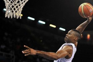 Oklahoma City Thunder'ın yıldızı Westbrook'tan 15'inci 'triple-double'