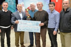 Bursa'da Nil&uuml;fer ailesi bowling turnuvasında buluştu