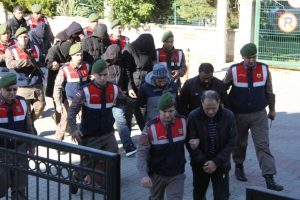 Fethiye'de g&ouml;&ccedil;men ka&ccedil;ak&ccedil;ılığına karışan 9 kişi tutuklandı