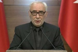 Şener Şen &ouml;d&uuml;l&uuml;n&uuml; 'toplumsal barışa' adadı