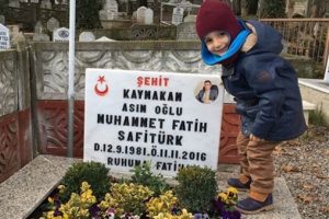 Şehit kaymakamın eşinin paylaşımı y&uuml;rek burktu