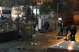 Evsizler birbirine girdi, g&ouml;revliler izledi