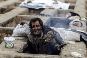 Evsiz İranlılar boş mezarlara sığınıyor