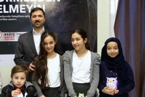 K&ouml;ln'de &ccedil;ocuklar har&ccedil;lıklarını Haleplilere g&ouml;nderdi