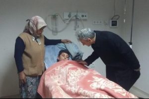 &Ouml;ğrenci servisi u&ccedil;uruma yuvarlandı: 8 yaralı