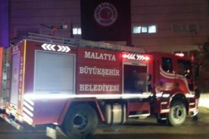 Kız &ouml;ğrenci yurdunda yangın: 2 yaralı