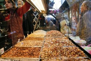 Yılbaşında 350 milyon liralık kuru yemiş t&uuml;ketiliyor