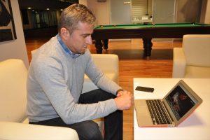 Bursaspor Teknik Direkt&ouml;r&uuml; Hamzaoğlu Yılın Fotoğrafları oylamasına katıldı