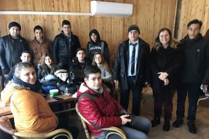 İzmir'de 30 &ouml;ğrenci yolda mahsur kaldı