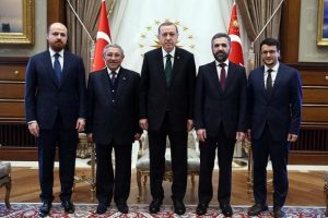Erdoğan, İbn-i Haldun &Uuml;niversitesi M&uuml;tevelli Heyeti'ni kabul etti