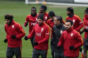 Galatasaray'da &uuml;&ccedil; oyuncunun s&ouml;zleşmesi feshedildi!