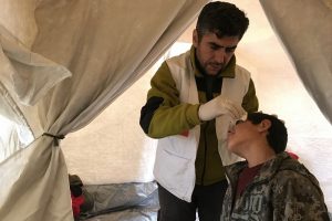 G&ouml;n&uuml;ll&uuml; doktorlar Suriye'de sağlık taraması yaptı