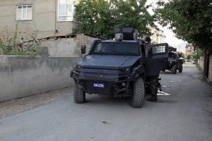Van'da g&ouml;steri ve y&uuml;r&uuml;y&uuml;şlere ge&ccedil;ici yasak