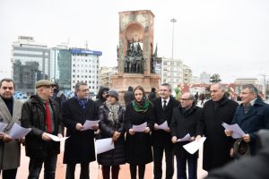 CHP'den eş zamanlı 'anayasa' protestosu