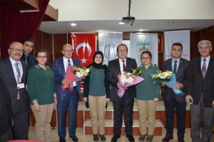 Bursa'da şehri y&ouml;netenler gen&ccedil;ler ile buluştu