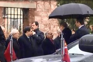 Cumhurbaşkanı Erdoğan cenaze t&ouml;reni i&ccedil;in Fatih Camii'nde