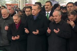 Cumhurbaşkanı Erdoğan Fatih Camii'nde cenazeye katıldı