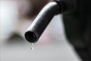 Motorinin litresine 12 kuruş zam geldi!