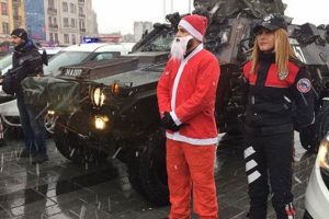 Taksim'de yılbaşı &ouml;nlemleri başladı