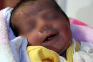 Onu sahile bırakan anne yakalandı