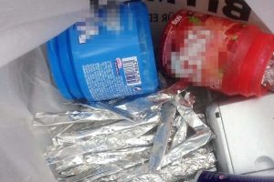 Bursa'da polisten ka&ccedil;an ara&ccedil;tan 140 gram uyuşturucu &ccedil;ıktı