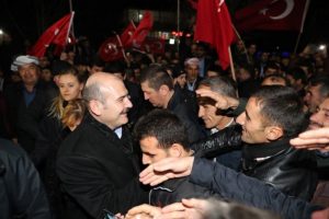 İ&ccedil;işleri Bakanı Soylu'ya Şemdinli'de yoğun ilgi