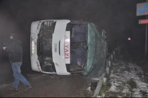 Akyazı'da zincirleme kaza: 13 yaralı