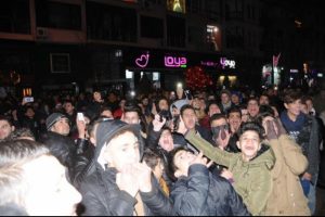 Suriyeliler yeni yılı sokakta karşıladı