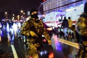 İstanbul'da gece kul&uuml;b&uuml;nde saldıran ter&ouml;rist aranıyor!