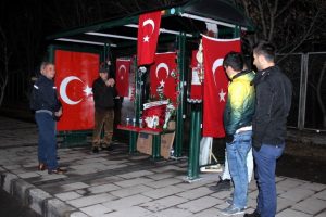 Yeni yıla Şehitler Durağında dua okuyarak girdiler