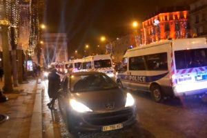 Fransa yeni yıla yoğun g&uuml;venlik &ouml;nlemleri altında girdi