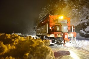 Bursa Yıldırım'da 24 saat kar seferberliği
