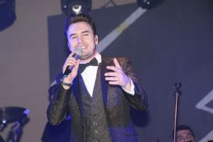 Mustafa Ceceli 2017 yılına zemzem suyu i&ccedil;erek girdi