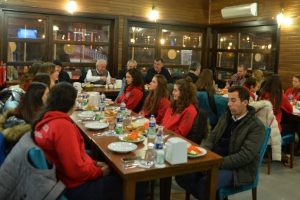 Bursa'da Periler 2016'ya yemekle veda etti