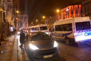 Fransa'da yılbaşı gecesi 301 kişi g&ouml;zaltına alındı