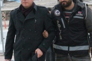 FET&Ouml; soruşturmasında m&uuml;d&uuml;r, oğlu ve gelini g&ouml;zaltına alındı